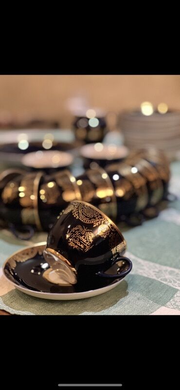 буква б кока кола: Qəhvə dəsti, rəng - Qara, Keramika