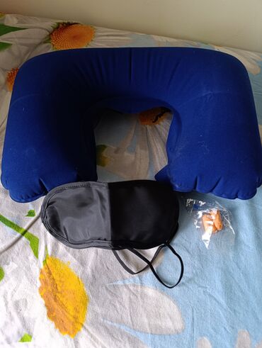 маска раптора: Подушка для сна и путешествий . комплект подушка маска и для ухо