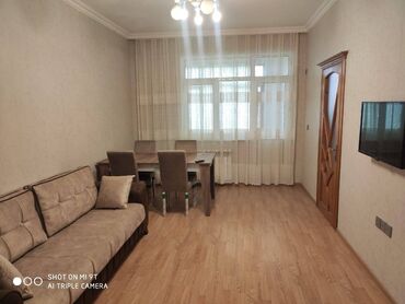 Uzunmüddətli kirayə mənzillər: Nəsimi metrosunun, çıxışında 5 mərtəbəli binanın 4-cü mərtəbəsində — 2