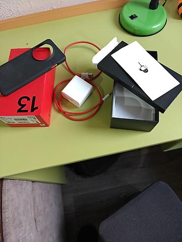 iphone pro max 16: OnePlus 13, Б/у, 256 ГБ, цвет - Черный, 2 SIM — 4