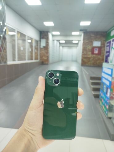 Apple iPhone: IPhone 13, Б/у, 128 ГБ, Alpine Green, Защитное стекло, Чехол, 100 %