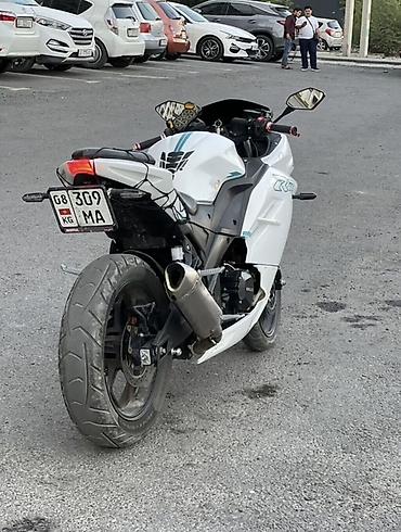 бир: Спортбайк Ducati, 400 куб. см, Бензин, Чоңдор үчүн, Колдонулган — 4