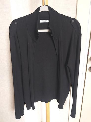 oversize jaket: Jaket
ML razmeri — 2