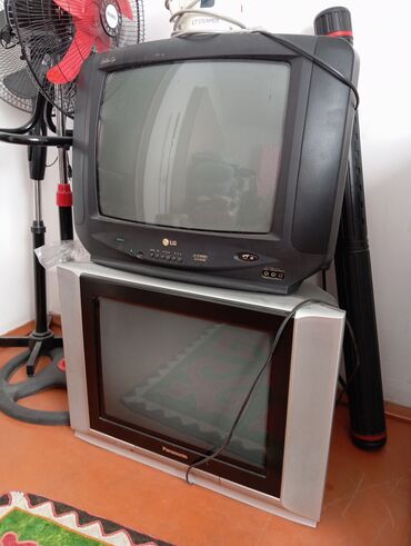 сега купить: 2 кинескопных б/у телевизора. Самовывоз. 1) LG, серия Golden Eye; 2)