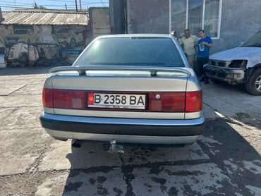 ауди а 6 с4: Автомобиль Audi с4 в кузове седан, отличающийся классическим дизайном