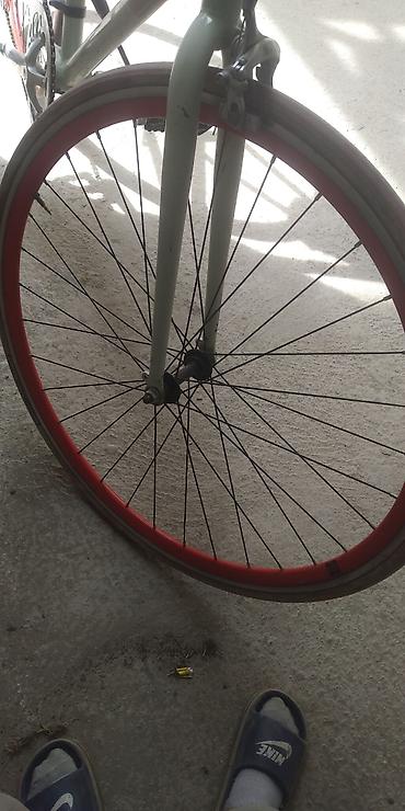 electric bicycle: Городской велосипед с прямой посадкой и легкой рамой цвета мятный — 3