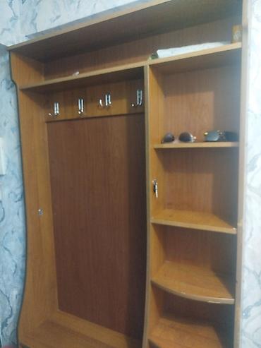 прихожый бу: Продаю прихожку б/у.Открыя с полочками,снизу шкафчик с дверцей.Отдадим — 2