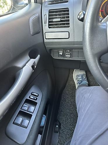 r17 225 65: Toyota Auris: 2008 г., 1.6 л, Робот, Бензин, Хэтчбэк — 10