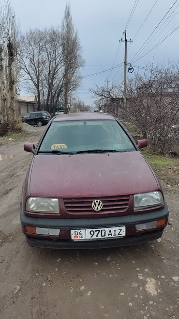 1 8: Volkswagen Vento: 1992 г., 1.8 л, Автомат, Бензин, Седан
