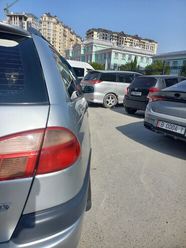 Toyota: Toyota Avensis: 2002 г., 2 л, Автомат, Бензин, Универсал — 10