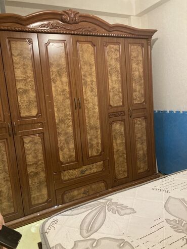 Açılan, 6 qapı Düz dolab, Şifonyer