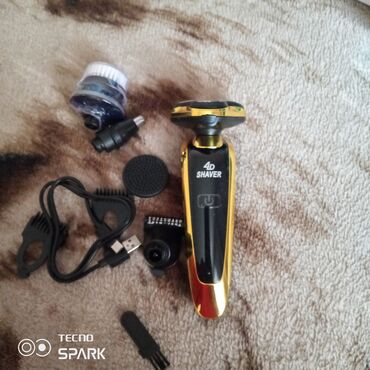 электронные бритвы: Продаю электробритву, хорошее качество, бреет отлично, выглядит очень
