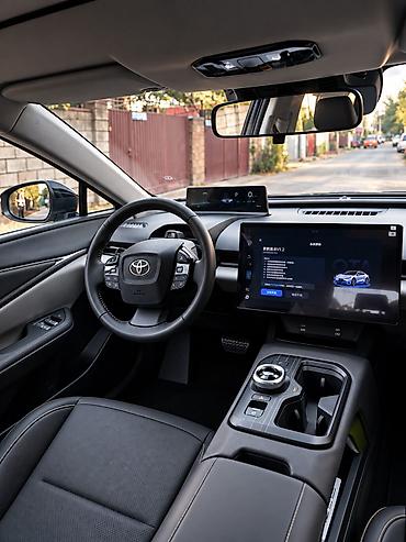 Продажа авто: Toyota bZ5: 2026 г., Вариатор, Электромобиль, Лифтбек — 9
