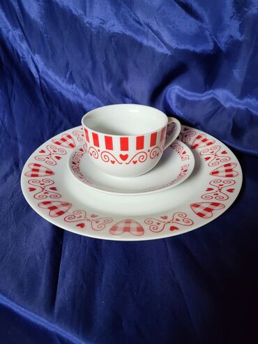 Kuhinjski setovi: Porcelanski nov set,servis za 4 osebe. Servis fabricki za 4 na lalafo.rs — 5 Kuhinjski setovi: Porcelanski nov set,servis za 4 osebe. Servis fabricki za 4 — 5