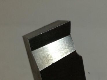 komplet za tehnicko 6 razred: Stirija x mm, dužine mm, profilisan vrh Stirija dimenzije x mm, dužine