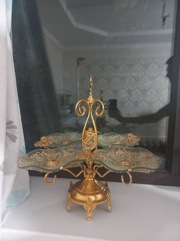 Үй жана бакча: Этажерка-конфетница на 4 блюдец - Материал: металл с золотистым