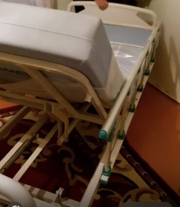 Tibbi çarpayılar: Az işlənmiş xəstə çarpayısı. Matrası var. Yaxşı vəziyyətdədir — 8