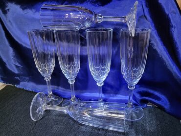 Čaše: Case nove za vino Luminarc Francuska 80te. Cese,sve na njima odsjaj — 1