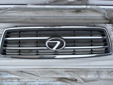 Решетки, облицовки: Решетка радиатора Lexus Б/у