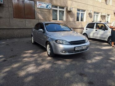спарк матиз: Chevrolet Lacetti: 2008 г., 1.8 л, Механика, Бензин, Хэтчбэк