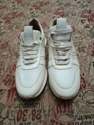 свадебное платье для беременных напрокат: Продаётся новый кожаный красовка.Размер 44-45.(Турция). цена 5тысяч