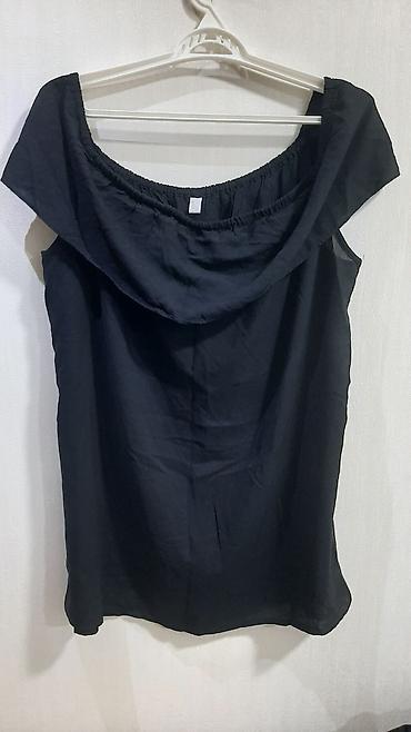 sisley bluzka: Qara rəngli, çiyinlərdən açıq (off-shoulder) qadın bluz/köynək — 1