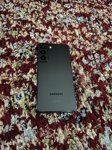 телефон флай 241: Samsung Galaxy S22, Колдонулган, 128 ГБ, түсү - Кара, 1 SIM, eSIM