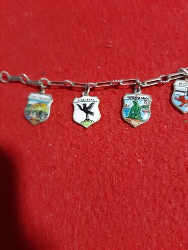 Ostali nakit: Narukvica stara srebrna 835 finoce sa srebrnim privescima na gradove na lalafo.rs — 2 Ostali nakit: Narukvica stara srebrna 835 finoce sa srebrnim privescima na gradove — 2