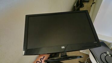 Monitorlar: Fərqli ölçülü və formalı kompüter monitorları. İstər ev, istərsə də — 12