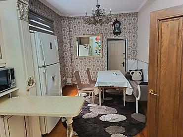 Дома: Просторный дом с классическим интерьером и уютной обстановкой. Внутри — 4