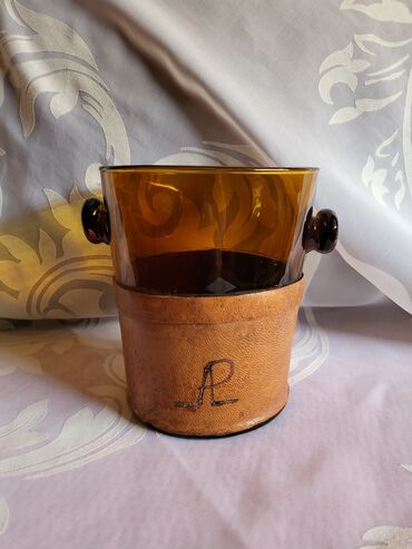 Čaše: Servis nov duvano staklo,koza za zestoko pice. 70,80te — 17