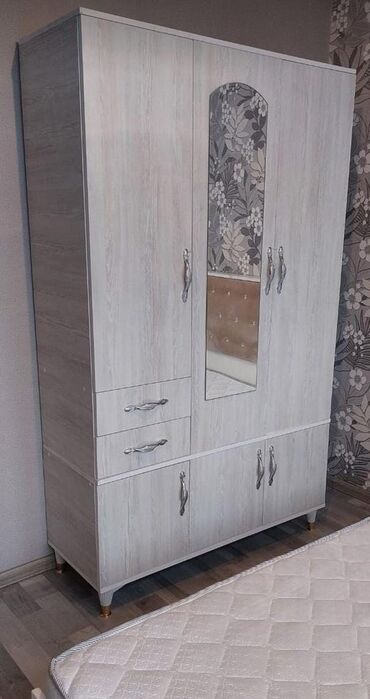 Dolablar: Yeni, Açılan, 3 qapılı Düz dolab, Dolab-asılqan — 17