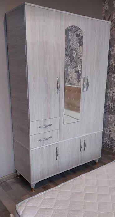 Dolablar: Yeni, Açılan, 3 qapılı Düz dolab, Qarderob, paltar dolabı — 11