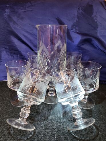 Kuhinjski setovi: Servis za vino,sa bokalom kristal,rucna gravura 1960g+. Servis za na lalafo.rs — 1 Kuhinjski setovi: Servis za vino,sa bokalom kristal,rucna gravura 1960g+. Servis za — 1