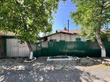 продажа пол дома в бишкеке: Полдома, 79 м², 3 комнаты, Риэлтор, Косметический ремонт