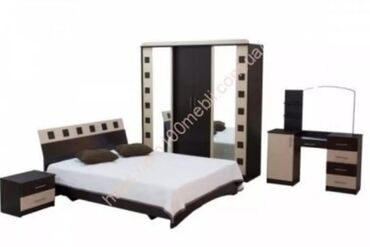 мебельный доска: Спальный гарнитур, Двуспальная кровать, Шкаф, Трюмо, цвет - Коричневый, Б/у