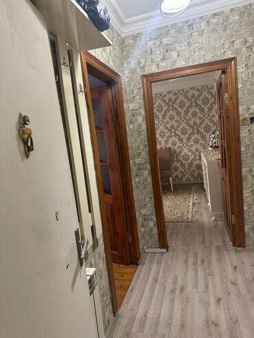 Uzunmüddətli kirayə mənzillər: 3 otaqlı mənzil – tam mebelli və məişət Ev kiraye verilir 17 nomreli — 12