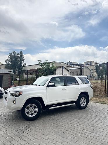 на тайоту: Toyota 4Runner: 2020 г., 4 л, Автомат, Бензин, Внедорожник — 3