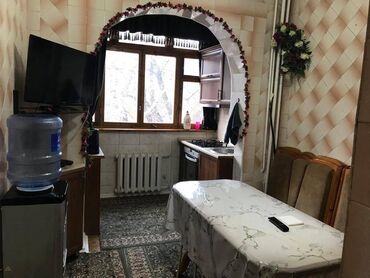 Долгосрочная аренда квартир: 3 комнаты, 80 м², 106 серия, 2 этаж, Евроремонт