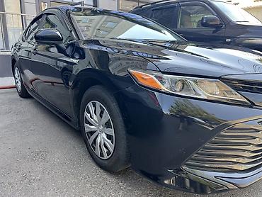 места: Toyota Camry: 2020 г., 2.5 л, Автомат, Гибрид, Седан — 3