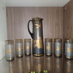 içki: Qara-şəffaf şüşədən hazırlanmış qrafin və 6 stəkanlıq dəst. 50 azn -