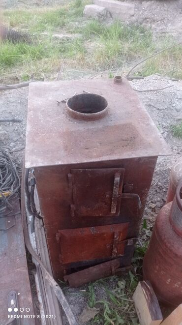 газовый печь: Печка стоячий. 3 оборот. для отопление меш сатылат . паровойго көмүр