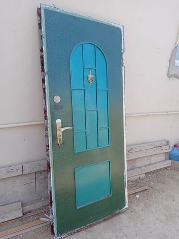 рама: Seyf qapi qalin demir, Cox keyfiyetli qapidi, herşeyi idlekdir