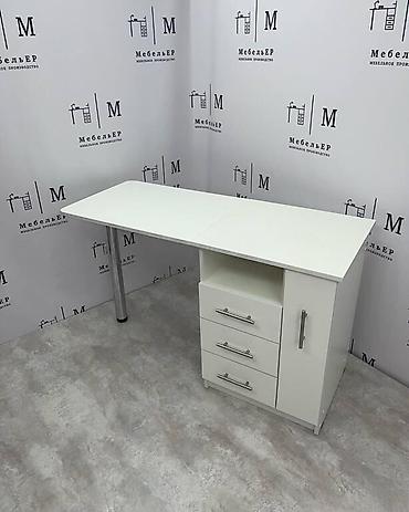 Düz masa, Siyirməli, Polkalı, Sadə laminat