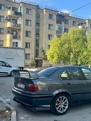 BMW: BMW 3 series: 1.8 l | 1993 il Sedan — 3