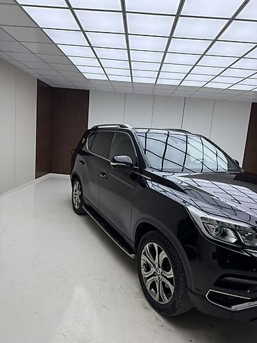 мир света: Ssangyong Rexton: 2018 г., 2.2 л, Автомат, Дизель, Внедорожник — 3