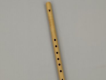 Używany flet prosty w bardzo dobrym stanie. Instrument ma naturalny