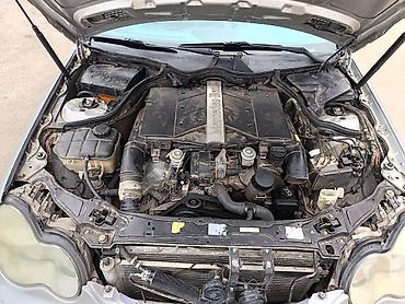 hyundai elantra 2016: Mercedes-Benz C-Class: 2.6 l | 2002 il Sedan — 10