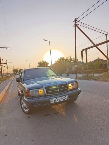 xarici maşınlar: Mercedes-Benz 190: 2 l | 1989 il Sedan