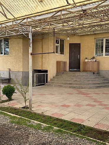 дом в токмок: 6 комнат и более, 200 м², 5 соток, Бишкек, Ак-Ордо ж/м Агентство недвижимости — 3